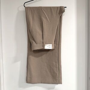 NWT: A&F Harper Tailored Premium Crepe Pant - 26S / 4S